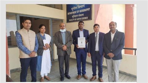 पीएचडी शोध कार्य सफलतापूर्वक पूर्ण कर दिनाँक 25 /02/2022 को डॉक्टरेट की उपाधि प्राप्त कर ली है।